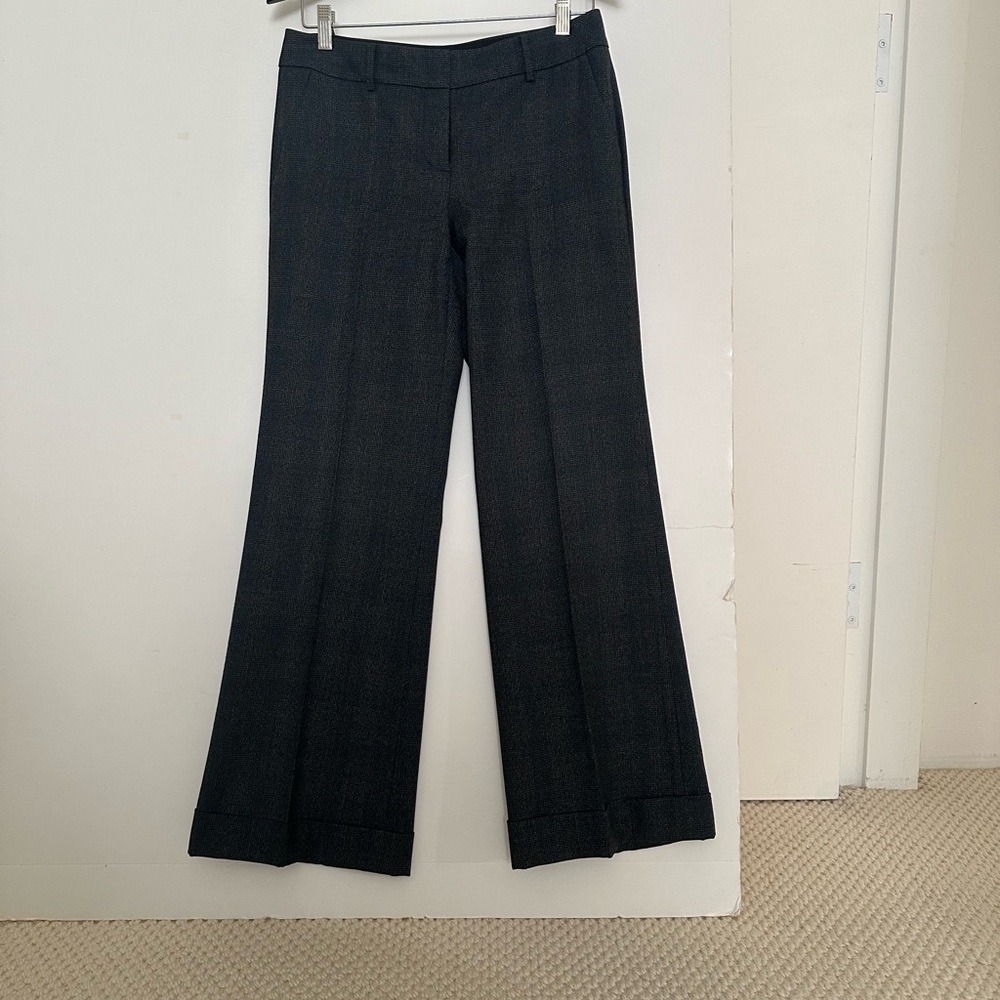 Elie Tahari wide leg virgin wool slacks. Size 4. Classic for a tailored look.
